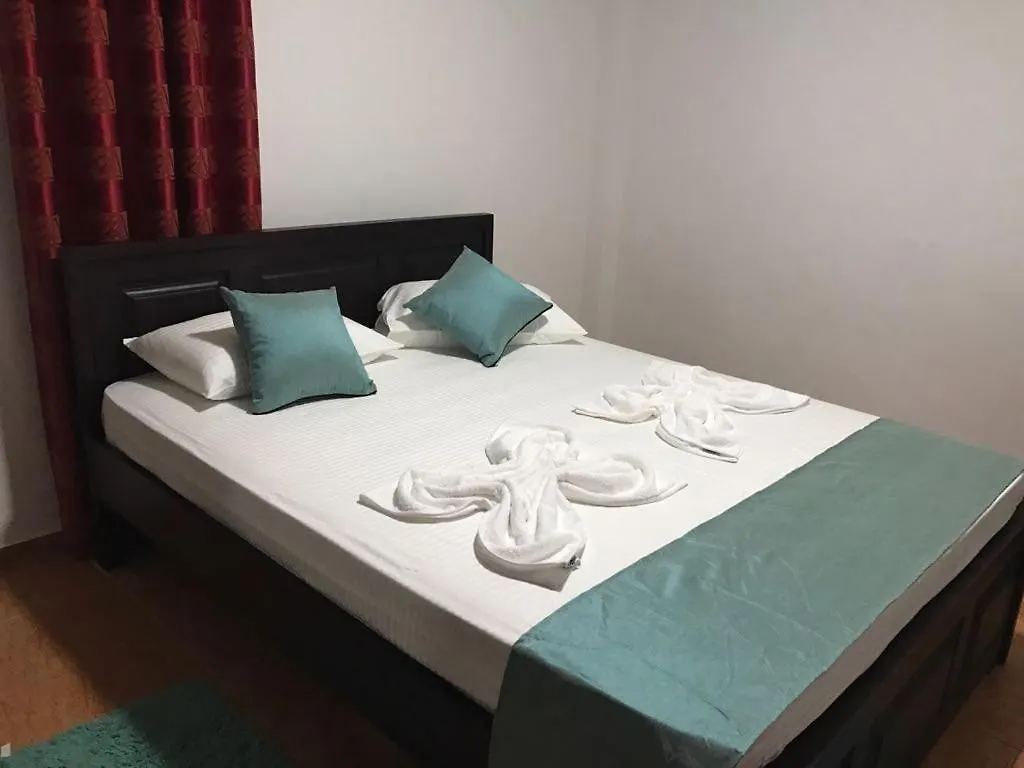 Aubrona Hotel Wattala